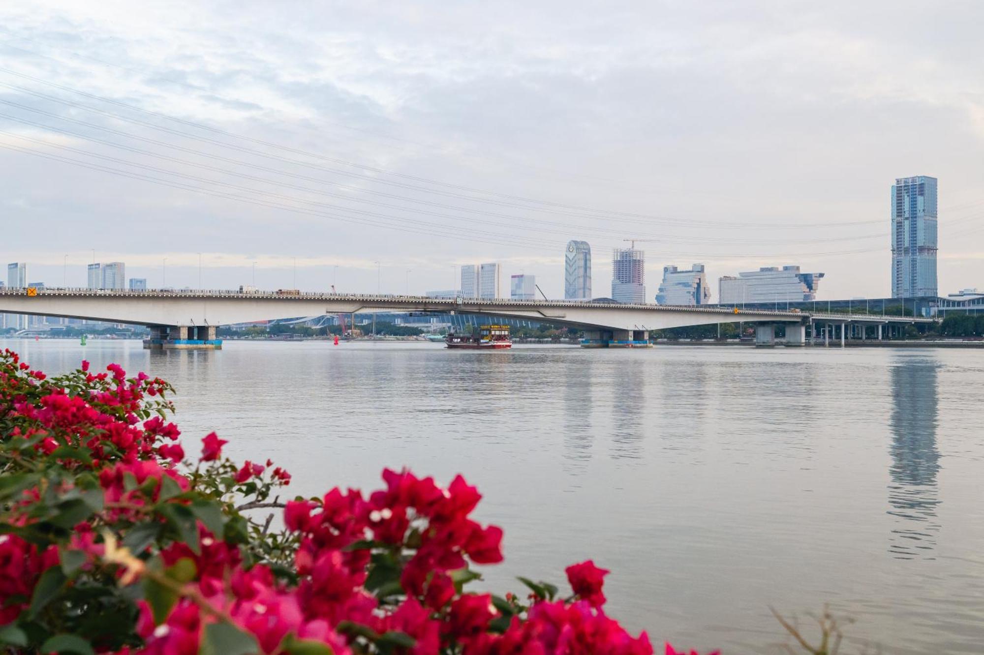 Livetour Hotel Zhujiang New Town Guangzhou Eksteriør bilde